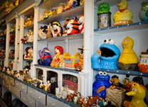largest collection of cookie jars world record set by Eva Fuchs