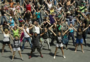 worlds largest simultaneous flash mob in Hollywood